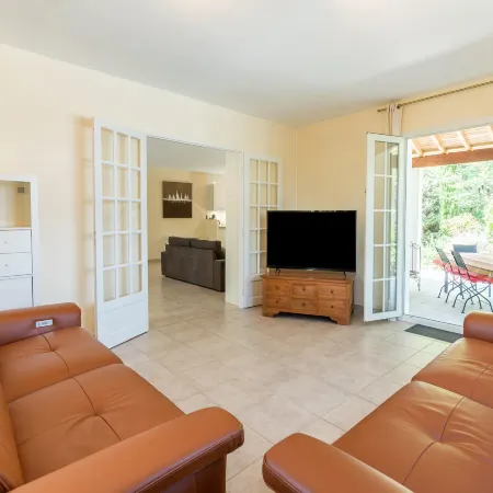 Charming Villa Stay Near Limoux Отели в г. Лиму
