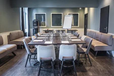 Hôtel de France - Beaune Отели рядом с достопримечательностью «Marche aux Vins»