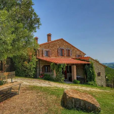 Holiday Home in Paciano near Lake Trasimeno