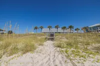 7 Bedroom - Gulf Front W/ Private Pool - 4 Kings, 9 Twins, 1 pull out