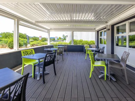 Hôtel Ibis Budget Montélimar Отели в г. Монбуше-Сюр-Жаброн