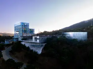 Haslla Art World Museum Hotel