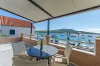 Apartment Danijela Hotels in Primosten