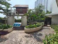 Lovely & Safe Studio @Bassura City Netflix & Chill Hotels in Rawamangun