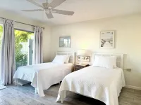 SC2 11th ST. in Kcb. Best Home Away from Home – 2Br/2BA with Private Pool & Dock