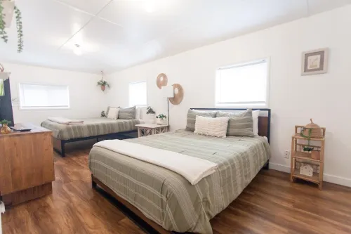 Cozy Guesthouse Close to Parks, 20 min to U of O , 8 min to Airport