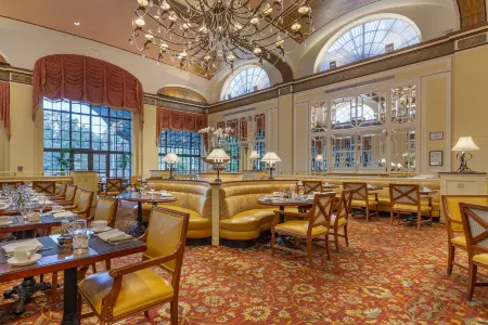 Omni Shoreham Hotel Отели рядом с достопримечательностью «Джорджтаунский университет»