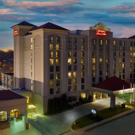 Hampton Inn & Suites Kansas City-Country Club Plaza