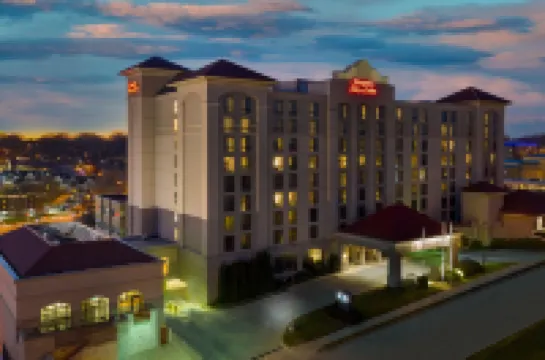 Hampton Inn & Suites Kansas City-Country Club Plaza Hotels near University of Missouri-Kansas City