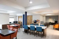 Holiday Inn Express & Suites Wichita Airport by IHG - Desayuno