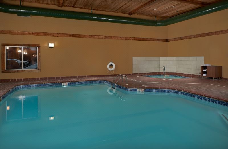 Holiday Inn Express & Suites Anniston/Oxford by IHG photo 2