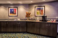Holiday Inn NIAGARA FALLS STATE PARK ENTRY by IHG - breakfast