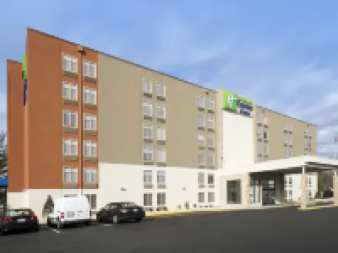 Holiday Inn Express & Suites COLLEGE PARK-UNIVERSITY AREA by IHG Hotels in Berwyn