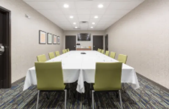 Holiday Inn Express & Suites RAPID CITY - RUSHMORE SOUTH by IHG
