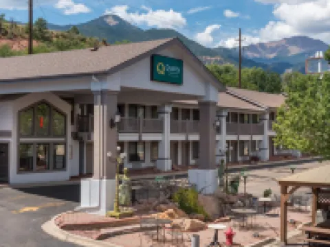 Quality Inn & Suites Manitou Springs at Pikes Peak Hotels in Manitou Springs