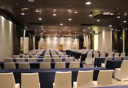 그랜드 머큐어 수영장