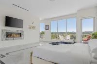 럭셔리 LA 겟어웨이, 수영장, 전망 및 게임룸 있음, 알타 비스타 에스테이트 바이 아반트스테이