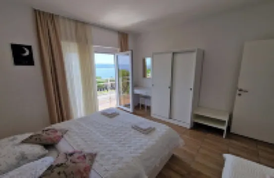 2 Bed Apartmani Sleeps 6 - Free Parking