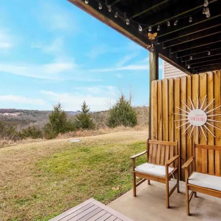 Family-friendly Retreat - Enviable Location!