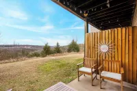 Family-friendly Retreat - Enviable Location! - 2 Yıldız