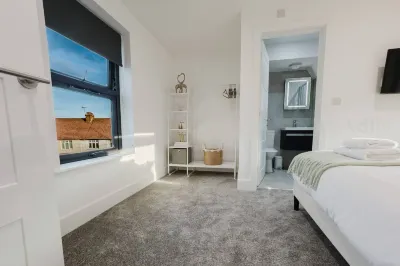 Luxury Seaside Home Parking, Sleeps 8 By Adliv Hôtels à proximité de : Dane Park