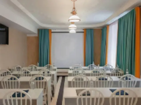 Mildom Premium Hotel Hoteles en Almatý