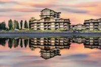 The Beach Club Resort — Bellstar Hotels & Resorts Hotel a Nanaimo E