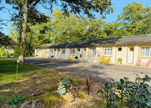 Motel les Broussailles Hotels in Groises