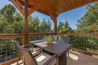 Lux Cabin Mtn Views, Flat Parking, Dog Friendly! - 4-Star