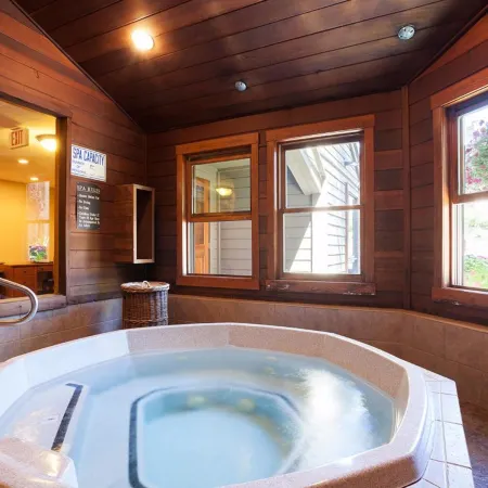The Lodge at Steamboat A306 1 Block from Gondola with Pool & Hot Tubs