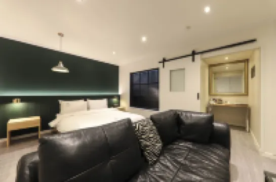 Gwangju W Lounge Hotel