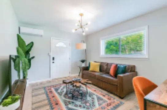 Perfect One-Bedroom- 10 Mins from Clearwater Beach