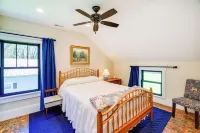 Stunning Damascus Vacation Rental w/ Fire Pit! - parking