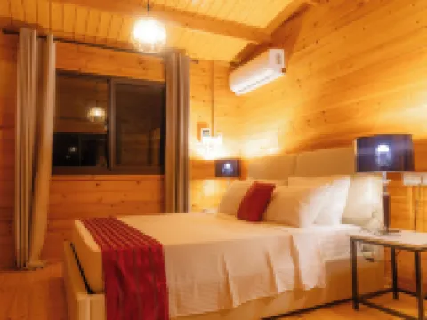 ซิกเนเจอร์ คอลเลกชัน บาย เอท คอนติเนนต์ส, มาเฟีย ไอส์แลนด์ โรงแรมในมาเฟีย