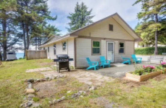 Oceanfront Smith River Cottage Beach Access!
