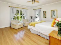 Bell Rosen Guest House Hotels near Ipic Shopping Centre
