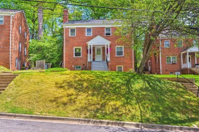 Takoma Park Apt w/ Wood Fire Pit < 8 Mi to DC Hotels in 