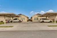 2 Mi to DHR Health: Commuter-friendly Pharr Apt - Homestays