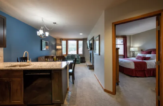 Zephyr Mountain Lodge Premium-Rated 2516