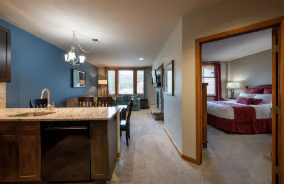 Zephyr Mountain Lodge Premium-Rated 2516