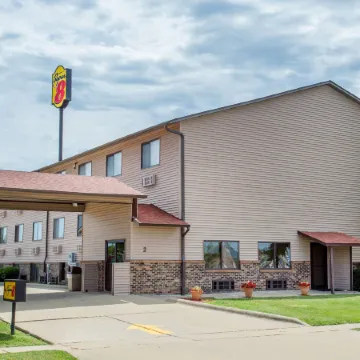 Super 8 by Wyndham Normal Bloomington
