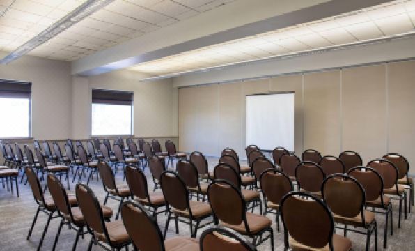 Days Inn & Suites by Wyndham West Edmonton