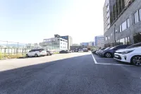 ホテル ビズ イン - 駐車場