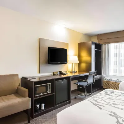 Quality Inn Kansas City International Airport Hotels near QuikTrip