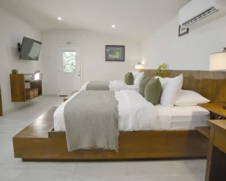 Roaring River Resort Hotels in Belmopan