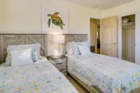 Pet-Friendly Englewood Home - 4 Mi to Beach! - spa