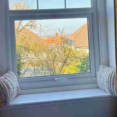 5 Guests - 2 Bedrooms - Free Parking - 1min Beach Others