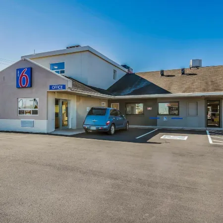 Motel 6 Moncton, NB