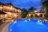 The Coast Beachfront Hotel - parking