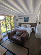 Stylish New Apartment in Central Seaview - 5 Star Comfort!